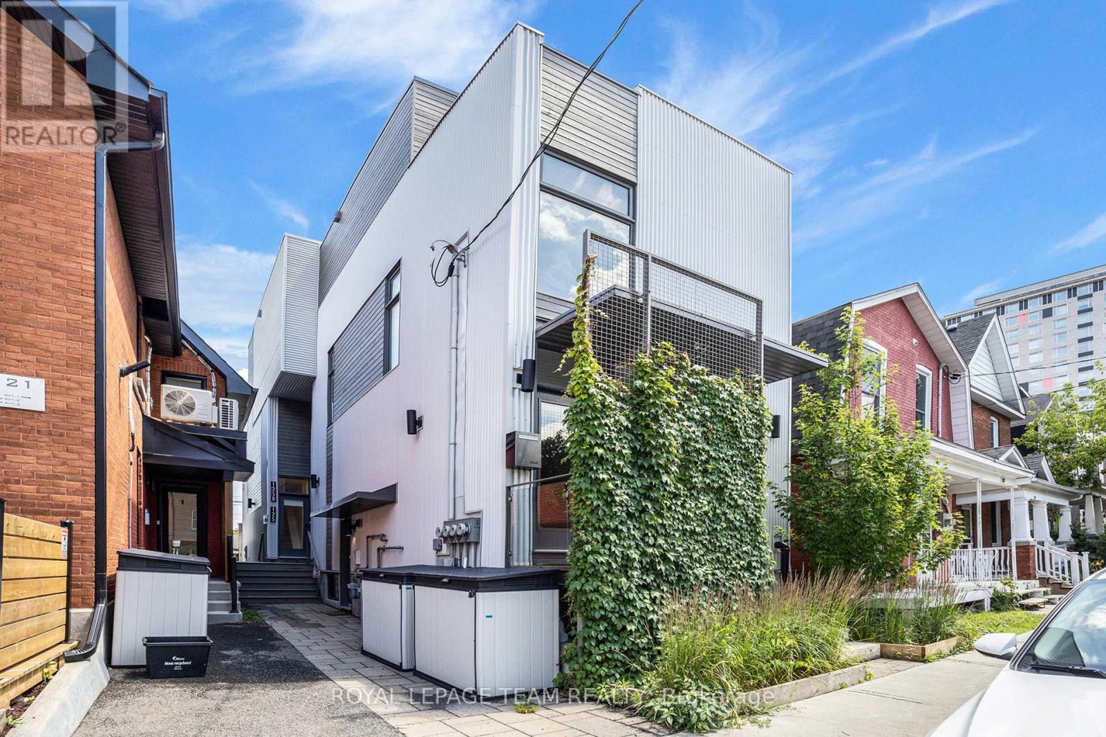 125 Carruthers Ave, Ottawa, ON K1Y 1N4