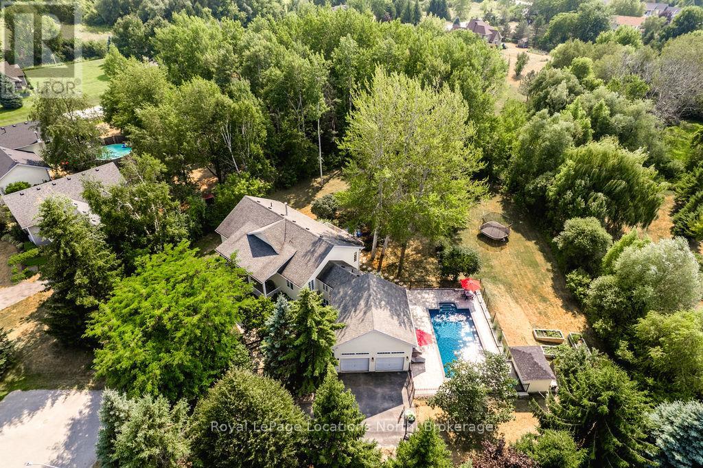 50 Blackburn Ave, Clearview, ON L0M 1P0