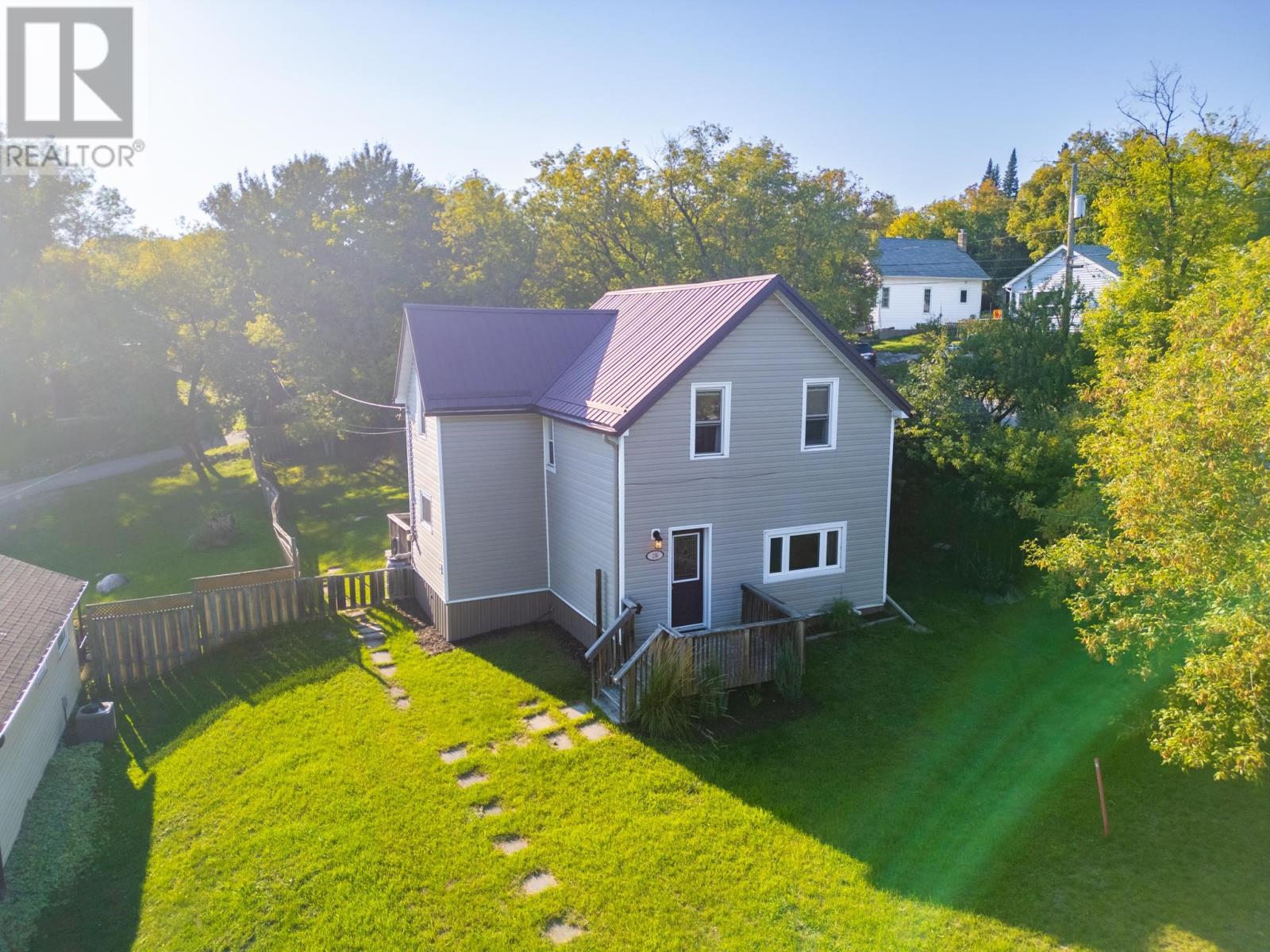 136 Mellick Ave, Kenora, ON P9N 3C5