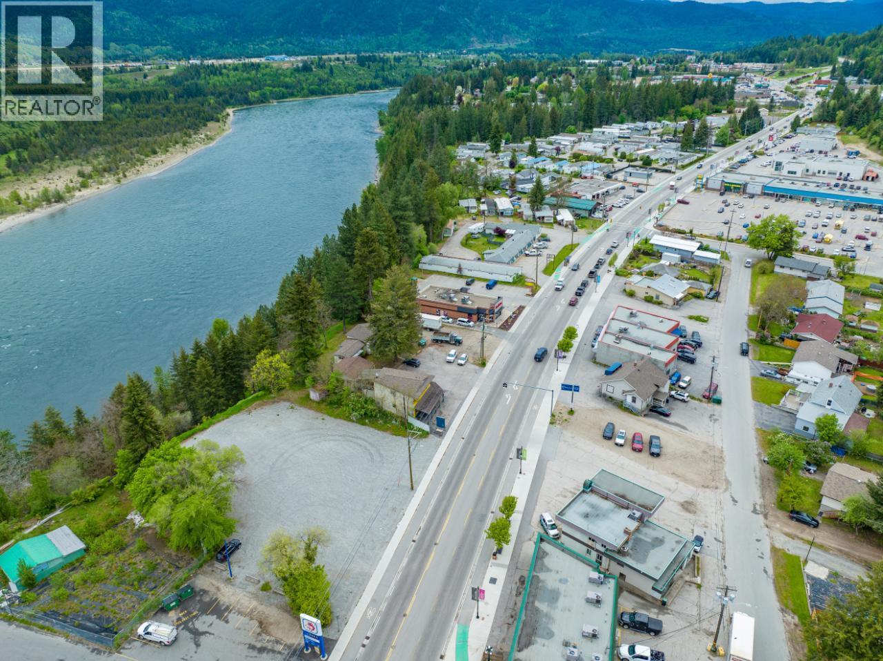1445 Columbia Ave, Castlegar, BC V1N 1H8