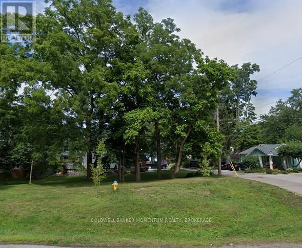 10 Betts Ave #a, Grimsby, ON L3M 2S6