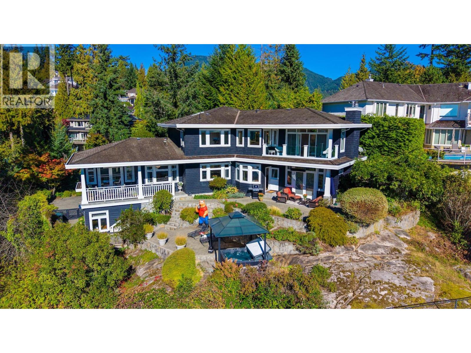 4668 Headland Dr, West Vancouver, BC V7W 3J3