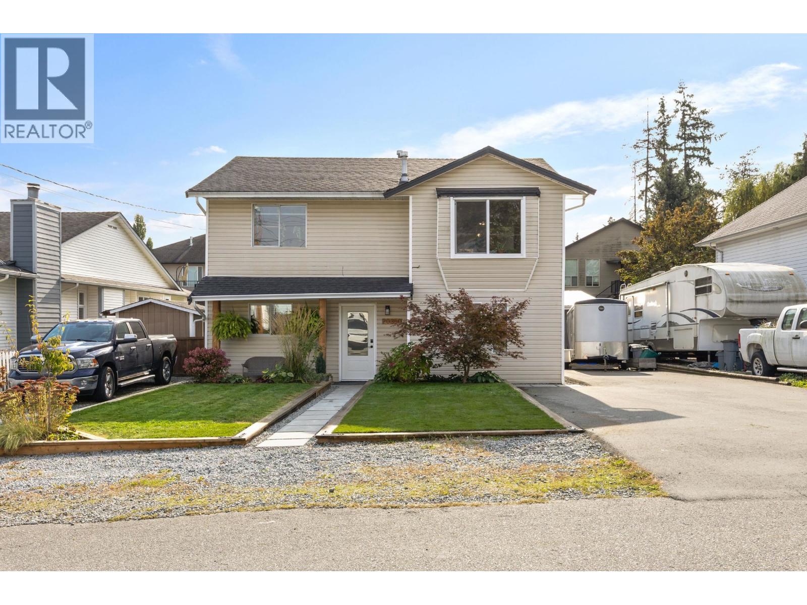 20350 Ospring St, Maple Ridge, BC V2X 1K6