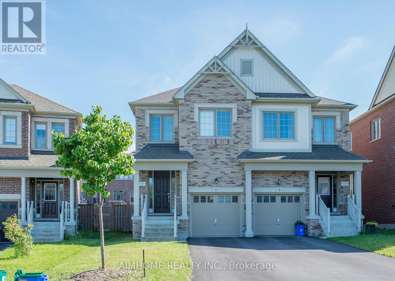 11 Kester Ct, East Gwillimbury Sharon, ON L9N 0P3