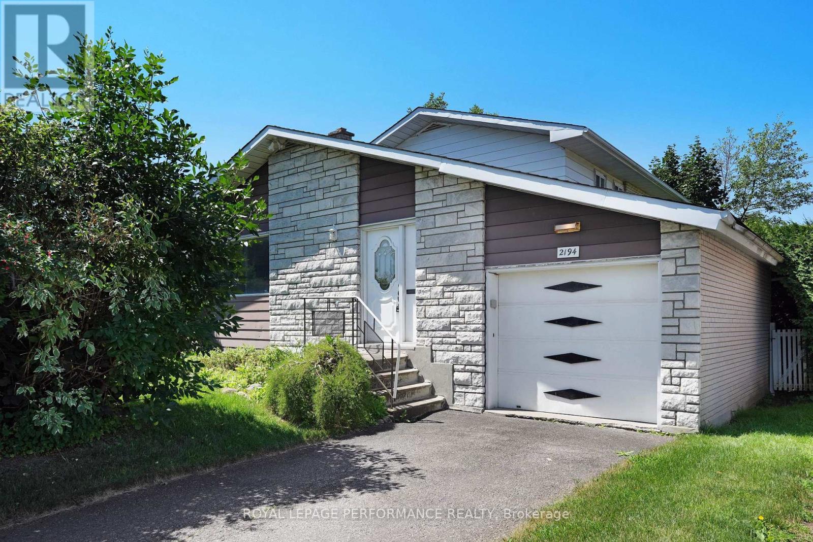 2194 Haig Dr, Ottawa, ON K1G 2L2