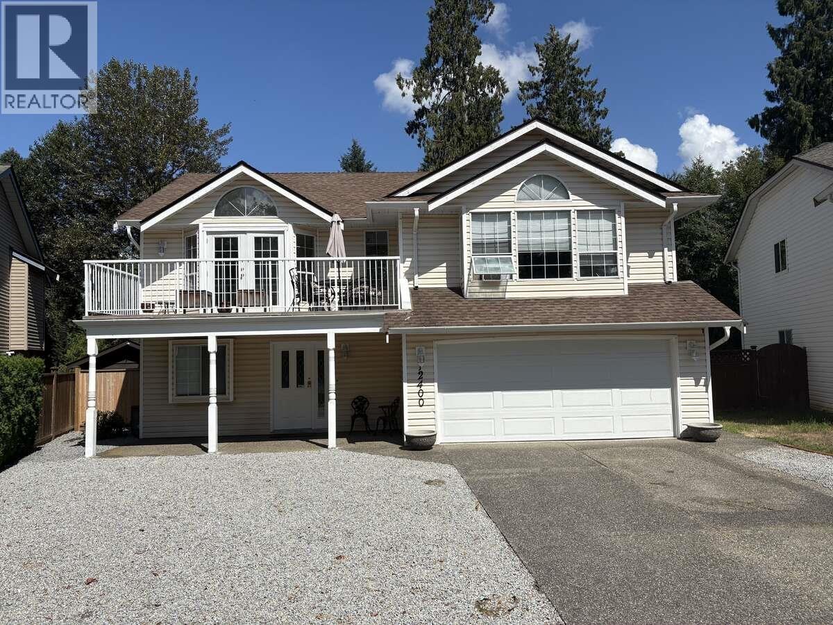 12400 Nikola St, Pitt Meadows, BC V3Y 2K8