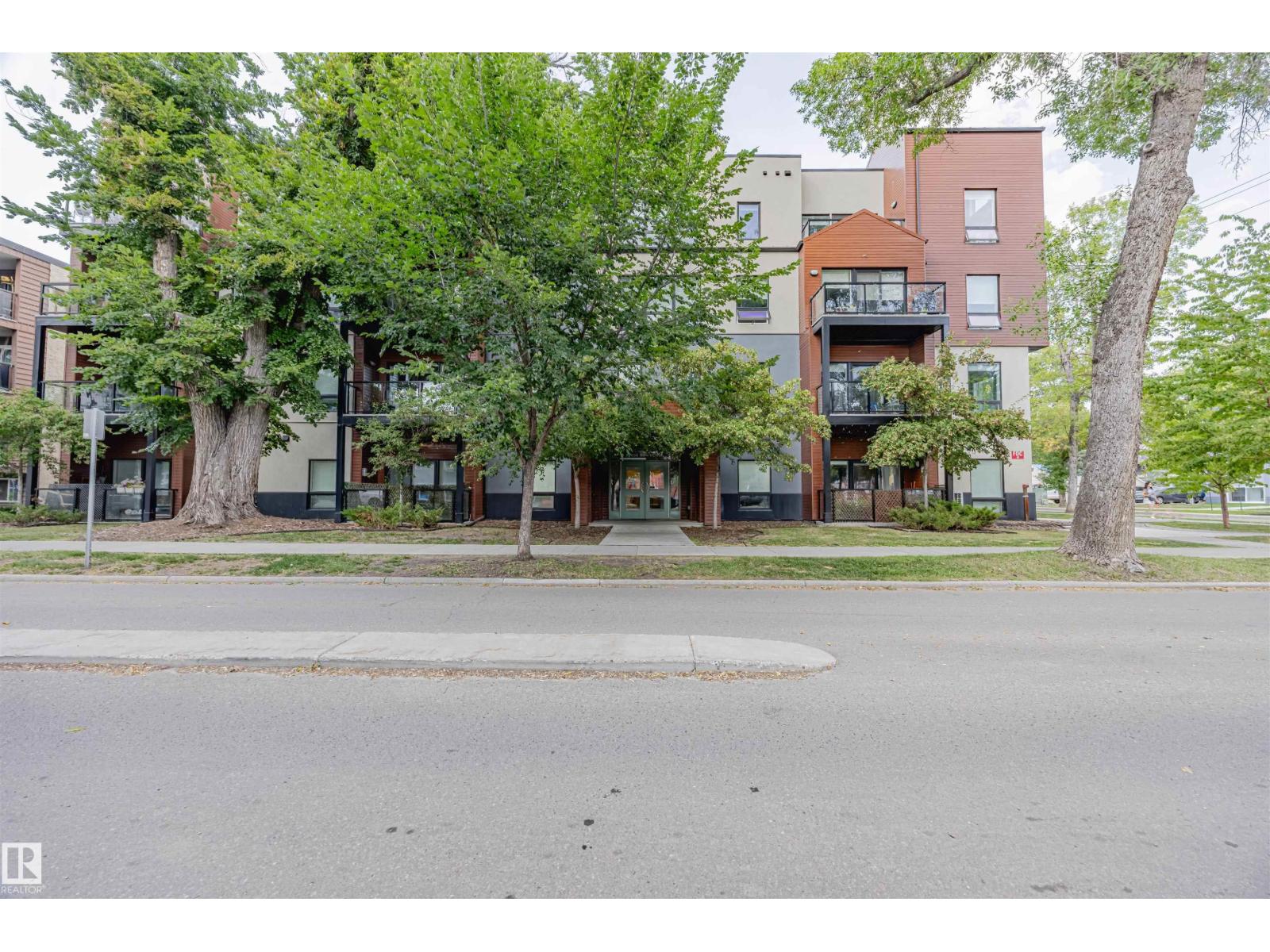 10006 83 Avenue Northwest #204, Edmonton, AB T6E 2C2