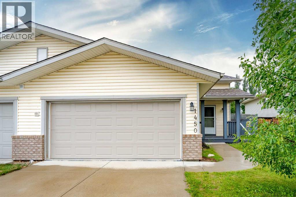 1450 Smith Ave, Crossfield, AB T0M 0S0