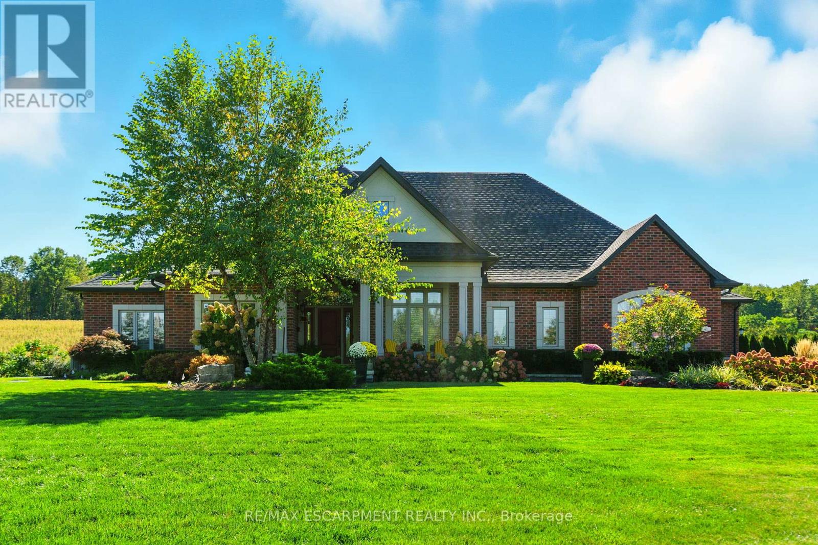 41 Shakespeare Rd, Hamilton, ON L9H 7R5