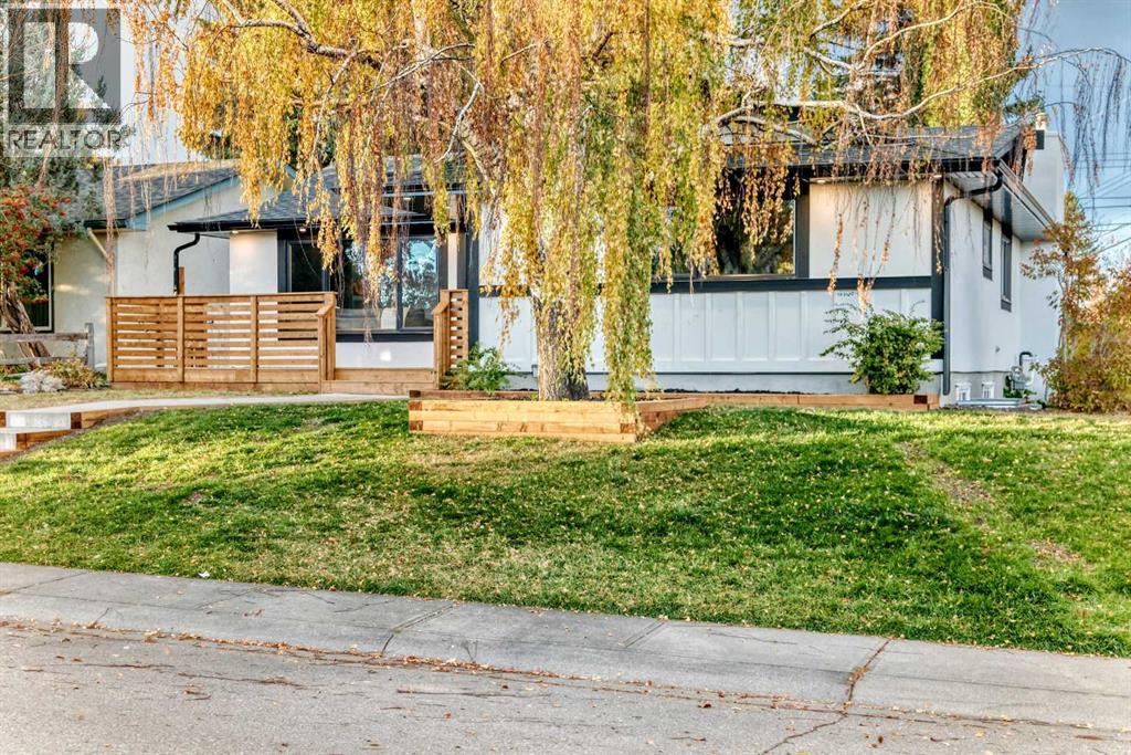 1163 Lake Wapta Rd SE, Calgary, AB T2J 2P3