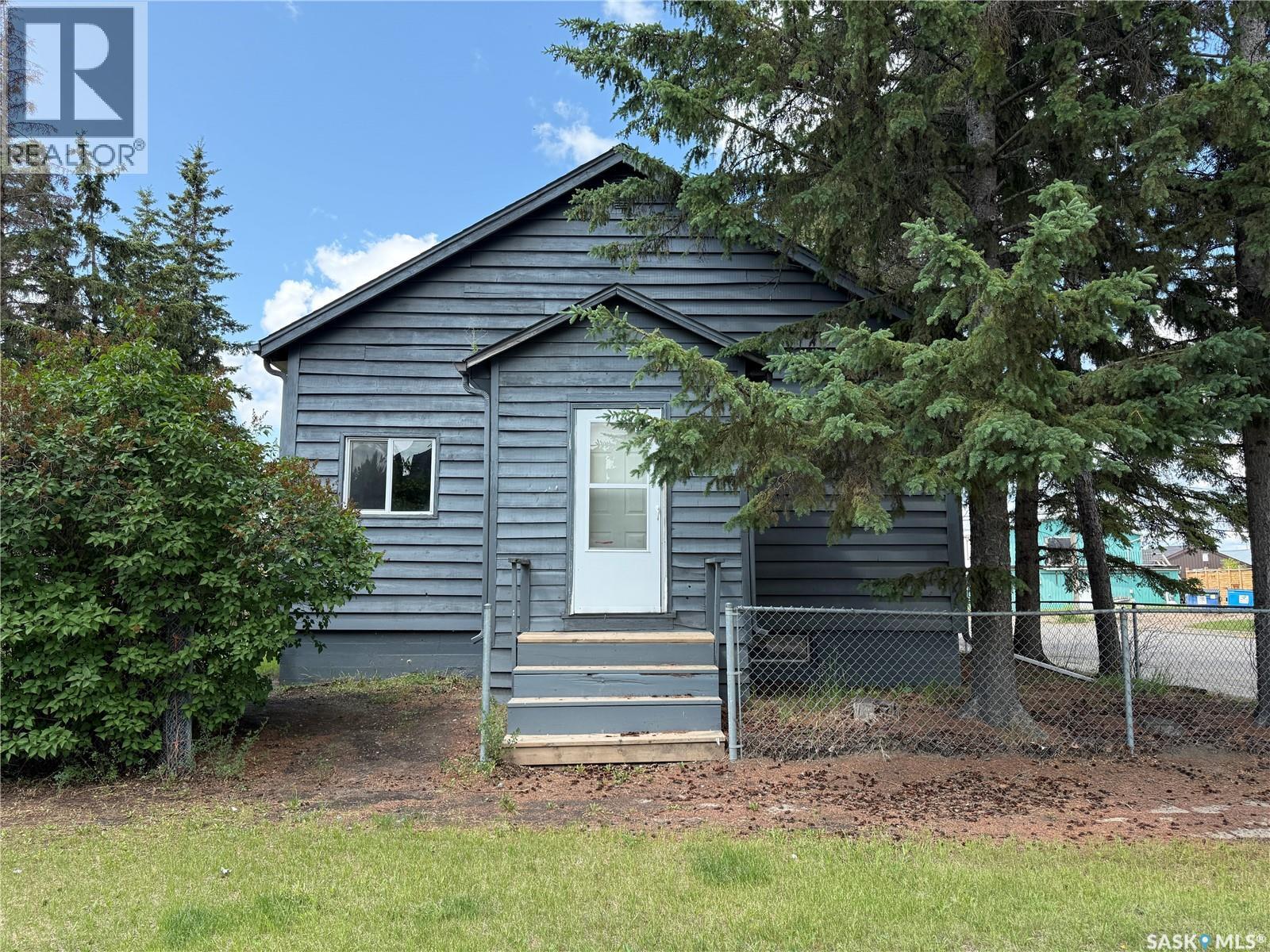 303 1 Street East, Meadow Lake, SK S9X 1E7