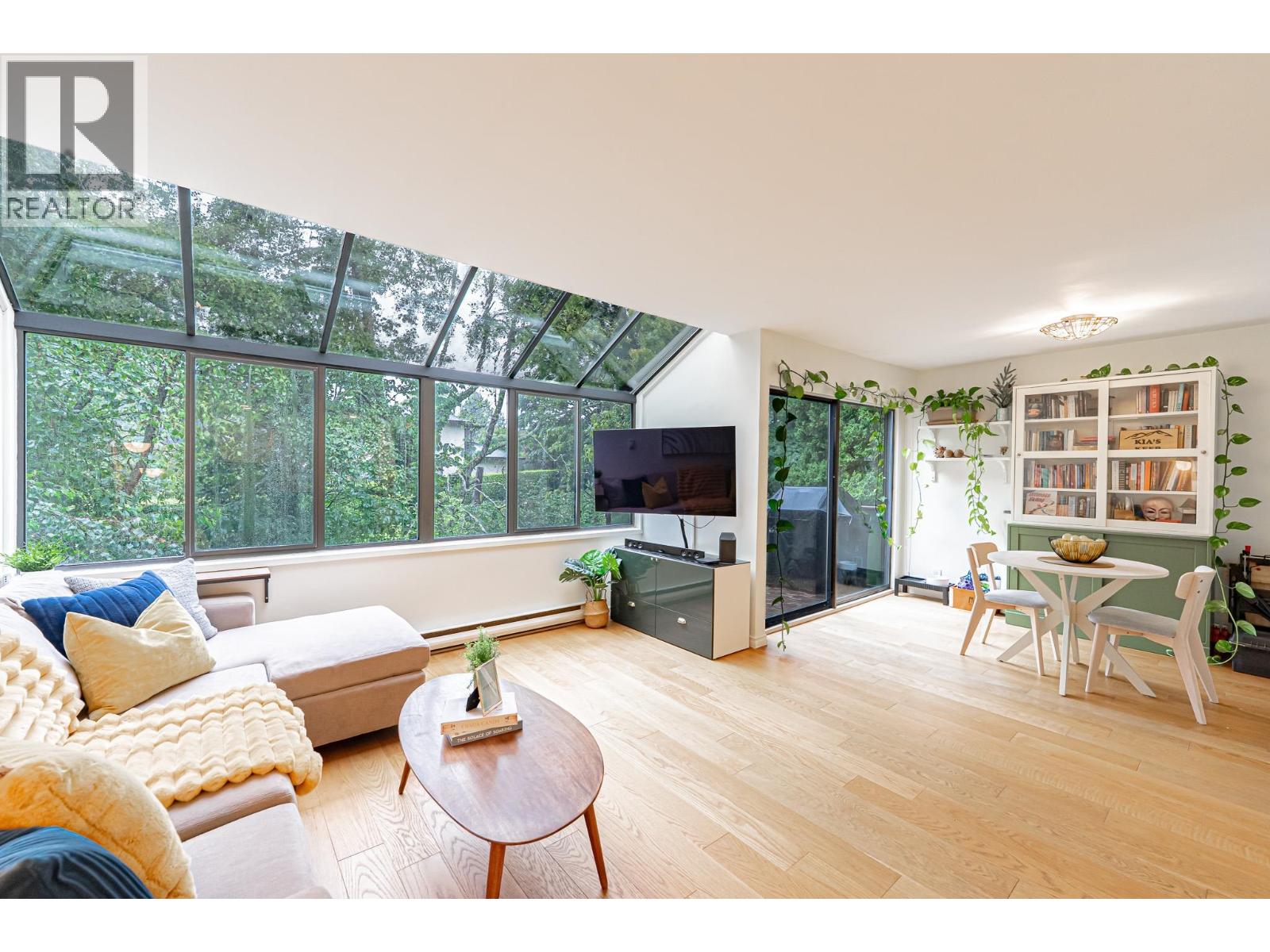 1786 Esquimalt Avenue Unit 5, West Vancouver, BC V7V 1R8