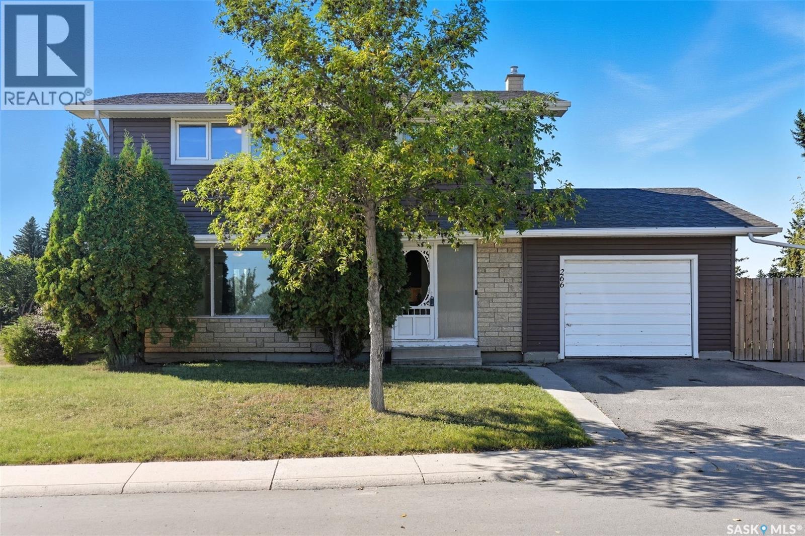 266 Assiniboine Dr, Saskatoon, SK S7K 4A2