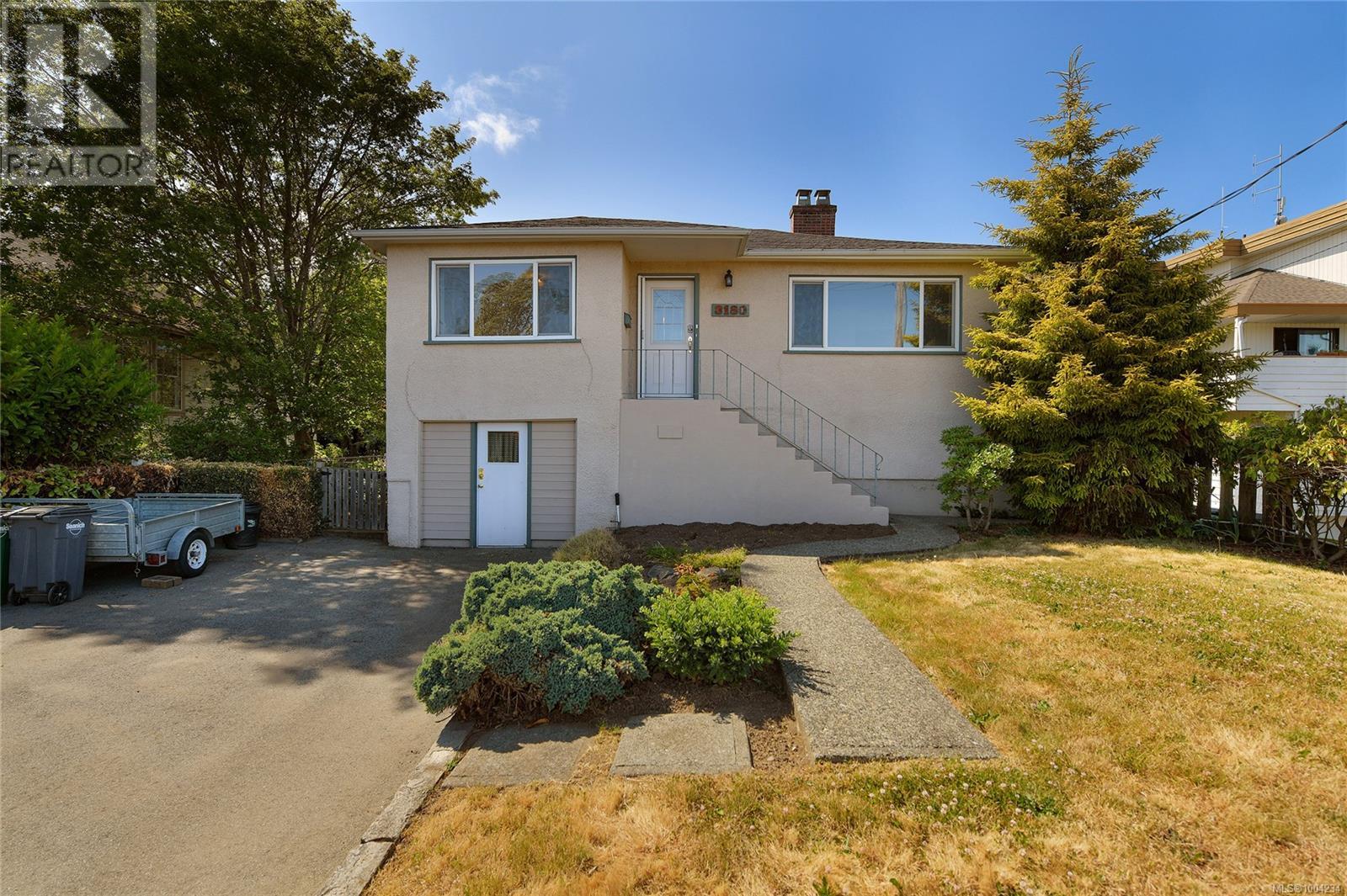 3180 Davin St, Saanich, BC V9A 1T9