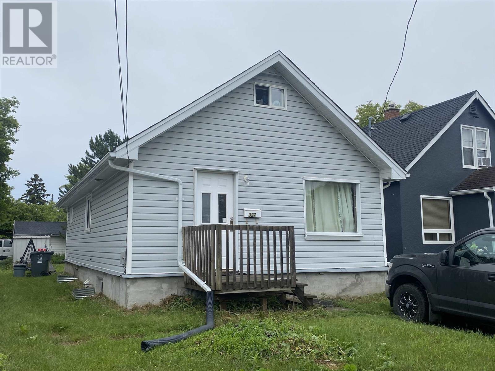 327 Rupert St, Thunder Bay, ON P7B 3X7