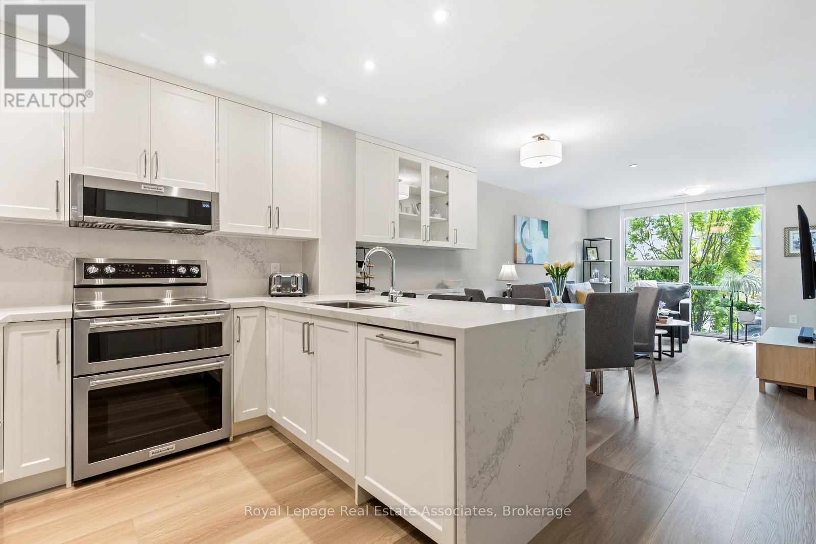 111 5025 Four Springs Ave, Mississauga, ON L5R 0G5