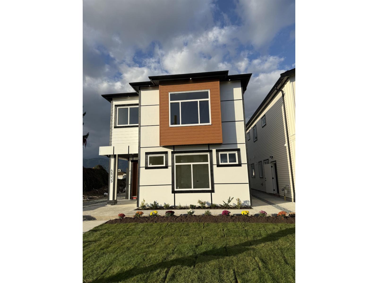 46339 Maple Avenuechilliwack Proper E, Chilliwack, BC V2P 2J5
