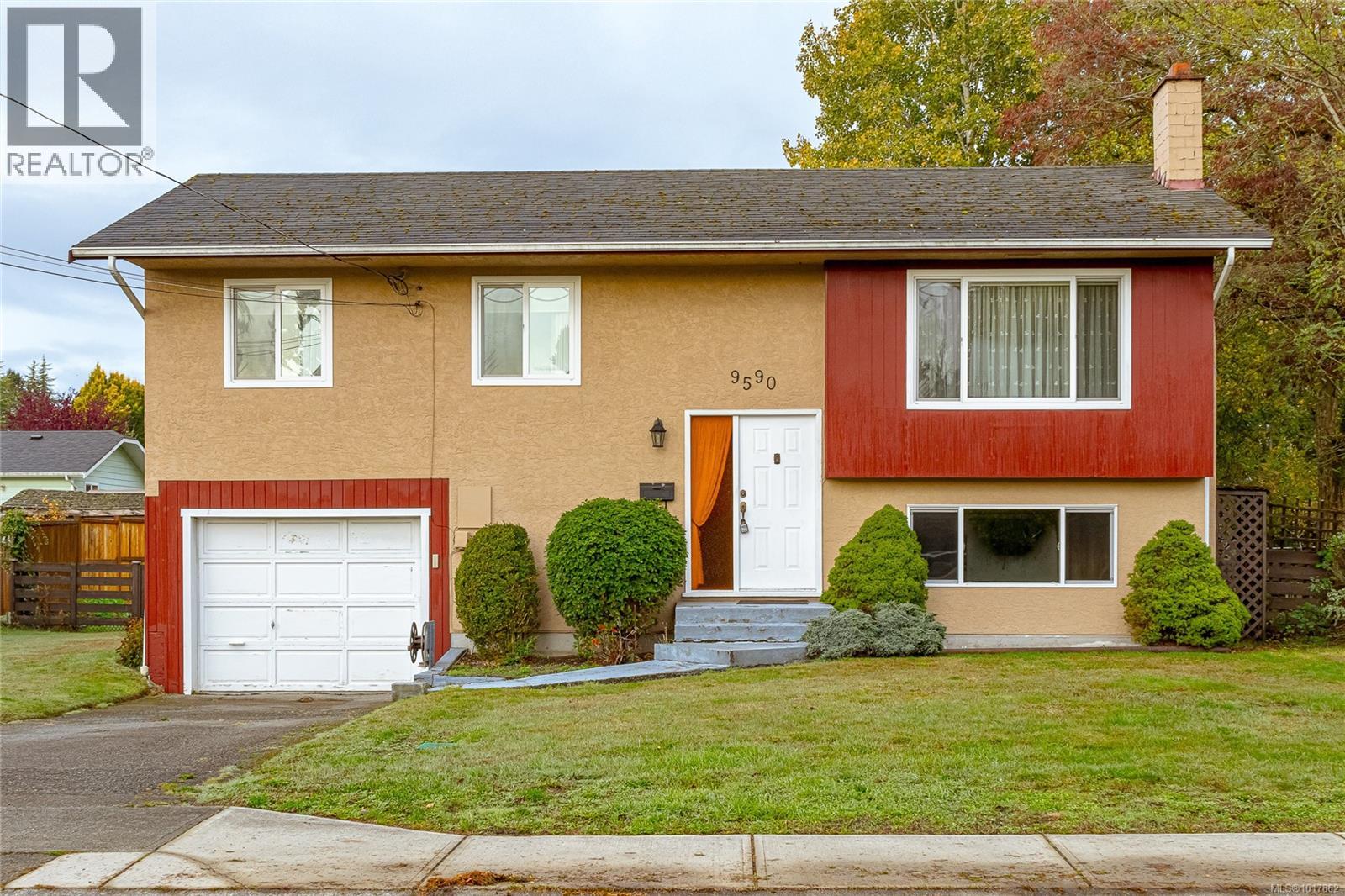 9590 Epco Dr, Sidney, BC V8L 2T2