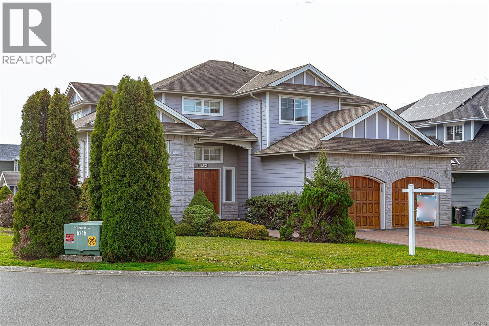1734 Mamich Cir, Saanich, BC V8N 6N1