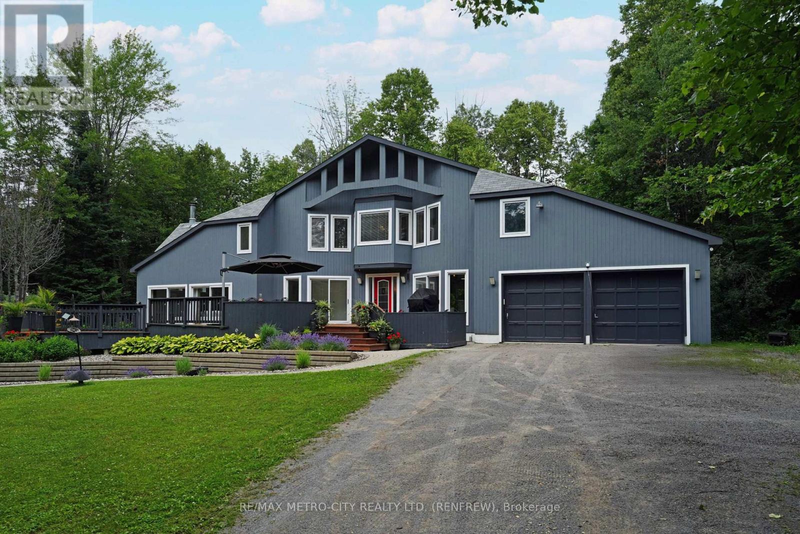 528 Opeongo Rd, Renfrew, ON K7V 2T5