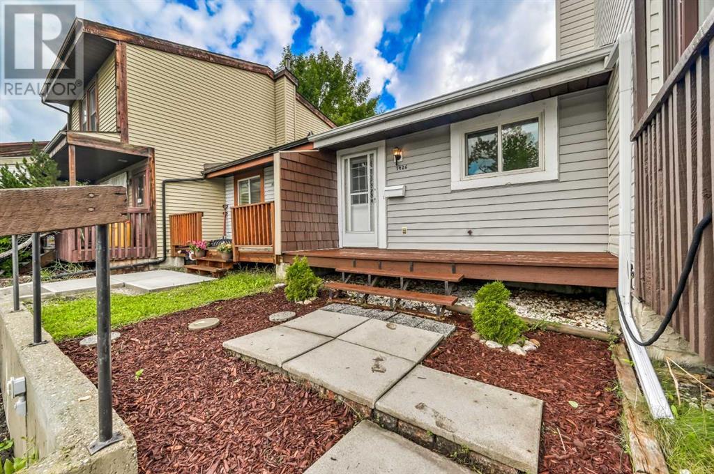 1426 Ranchlands Way NW, Calgary, AB T3G 1R2