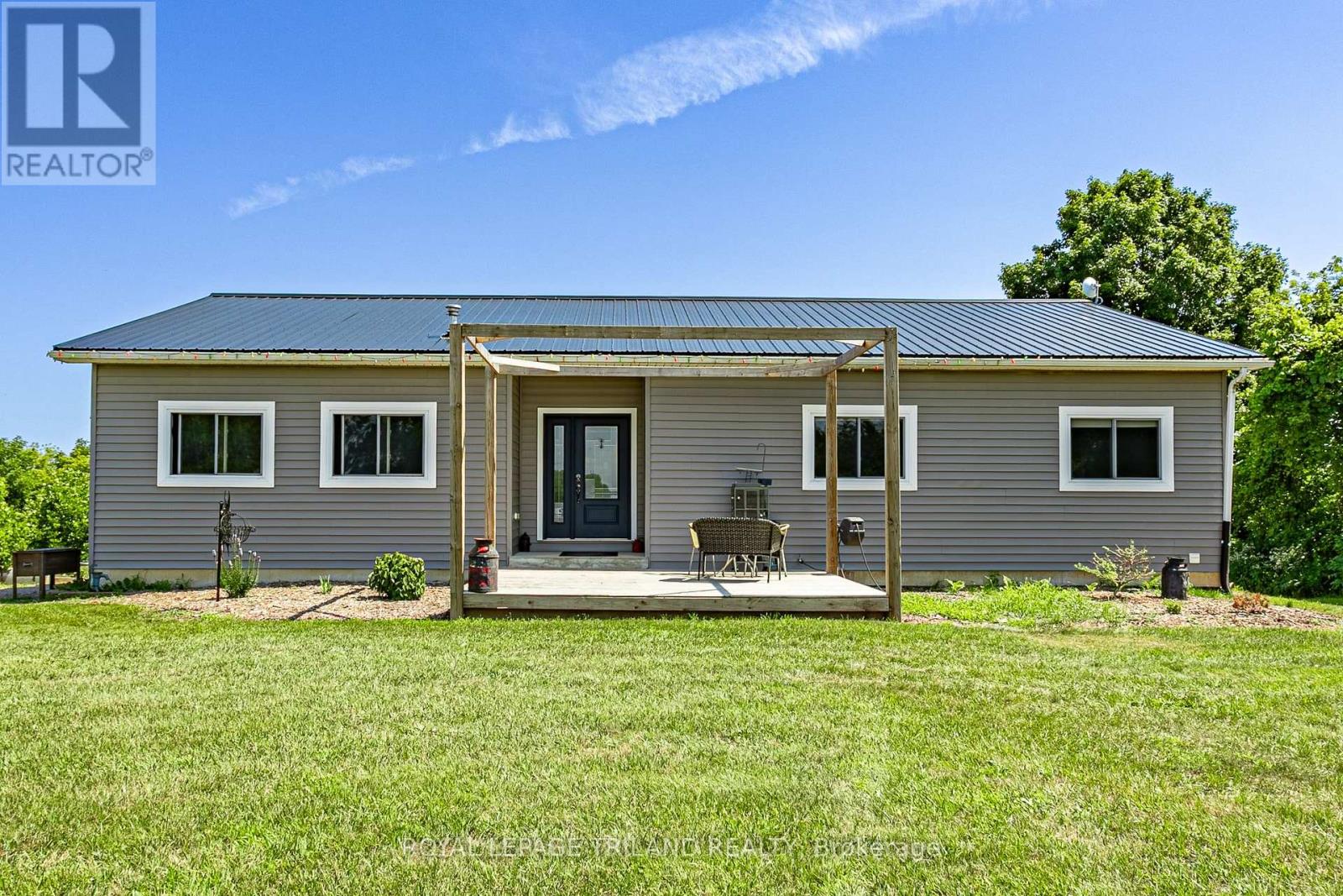 15240 Scott Line, Chatham-Kent, ON N0L 1X0