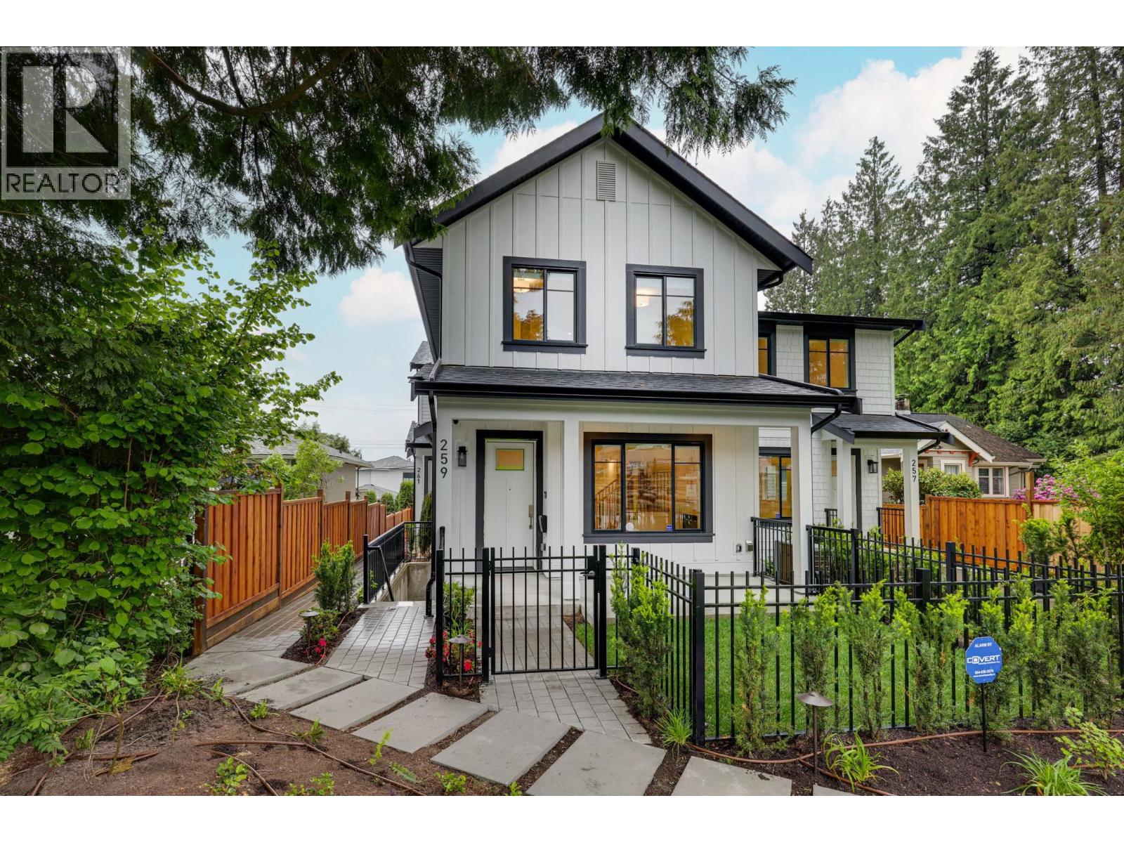259 E 23rd St, North Vancouver, BC V7L 3E4
