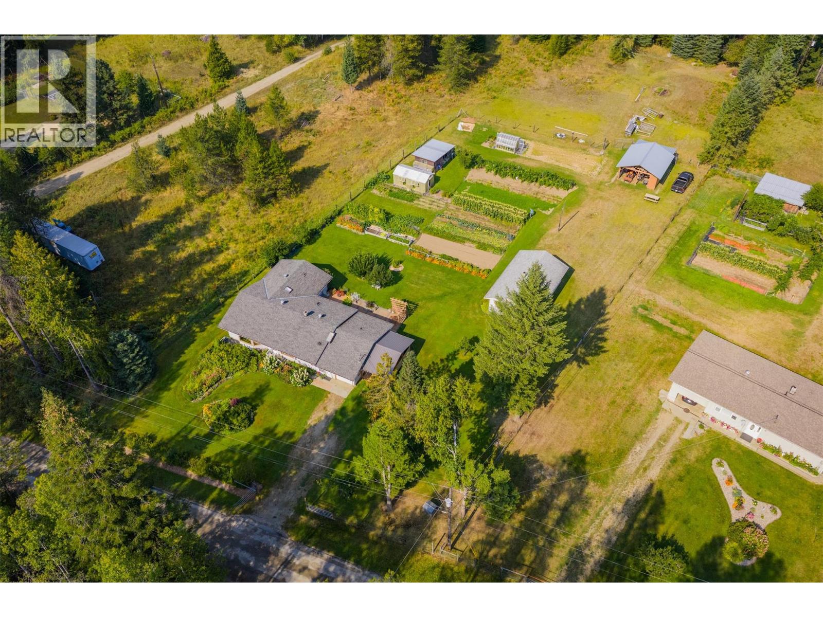 3712 Thorpe Rd, Krestova, BC V0G 1H2