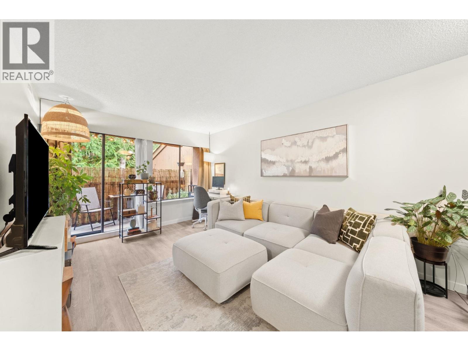 1884 Purcell Way, North Vancouver, BC V7J 3K3