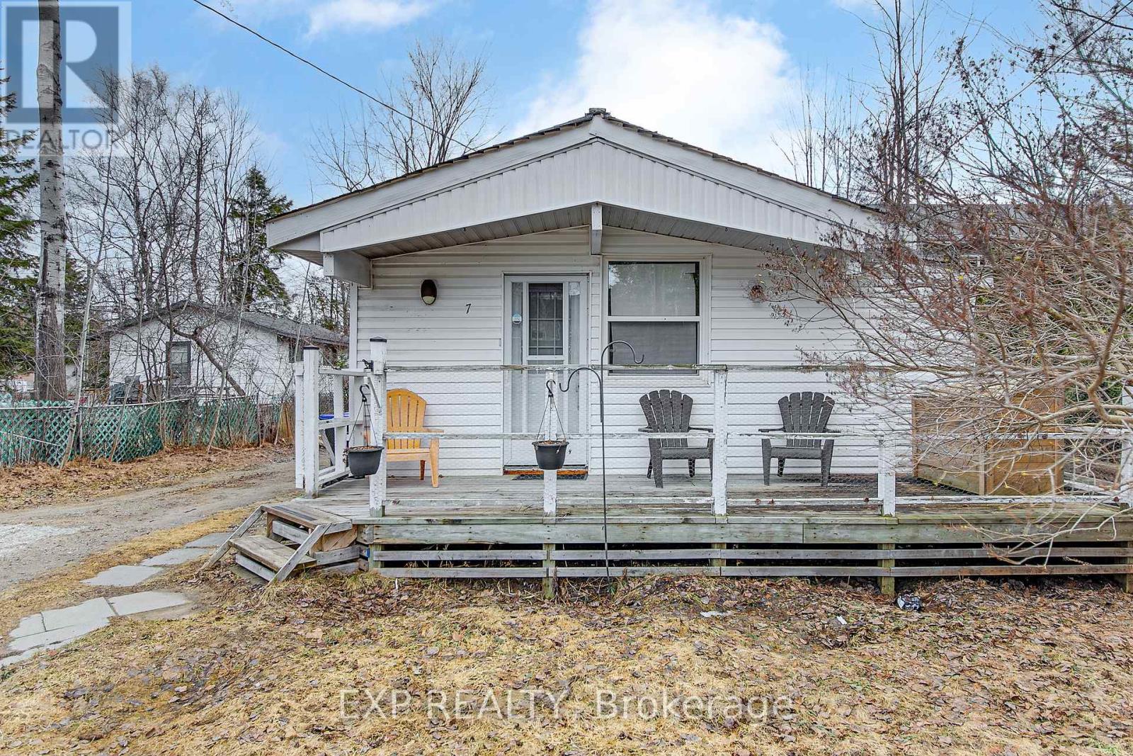 7 60th Street South, Wasaga Beach, ON L9Z 1V9