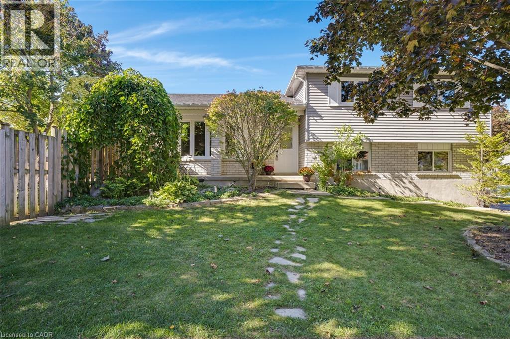 276 Camille Cres, Waterloo, ON N2K 3B6