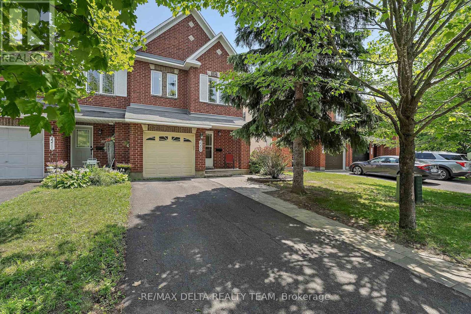 2209 Silverado Cres, Ottawa, ON K4A 4V2