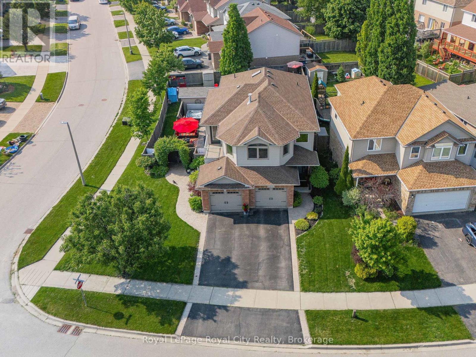 7 Marigold Dr, Guelph, ON N1C 1G5