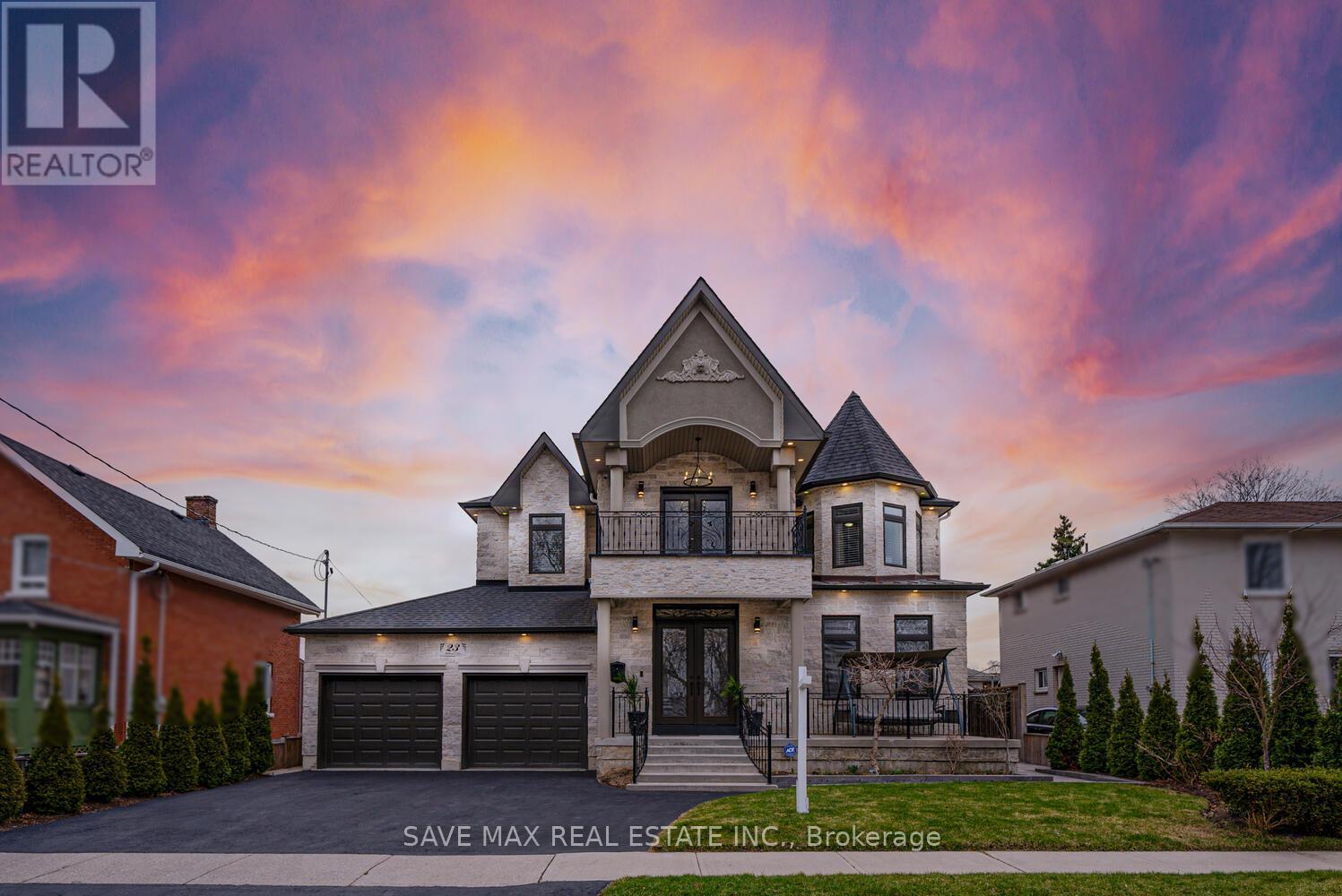 23 Hillcrest Ave, Brampton Queen Street Corridor, ON L6W 1Y7
