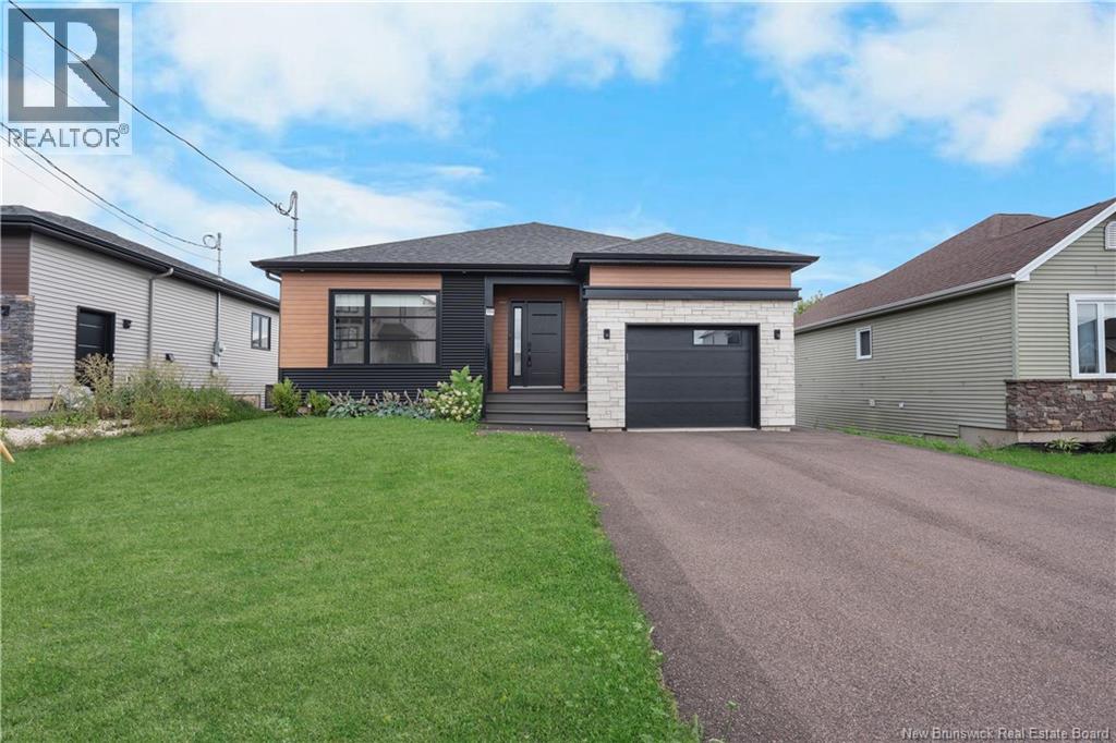 250 Freeman St, Moncton, NB E1E 0H8