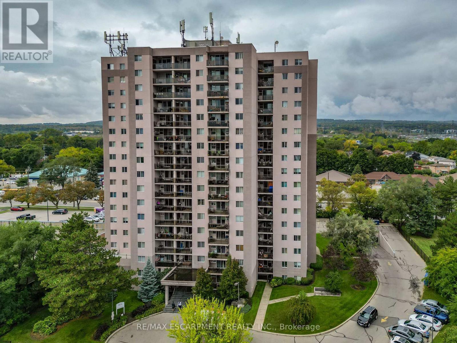 508 975 Warwick Ct, Burlington, ON L7T 3Z7
