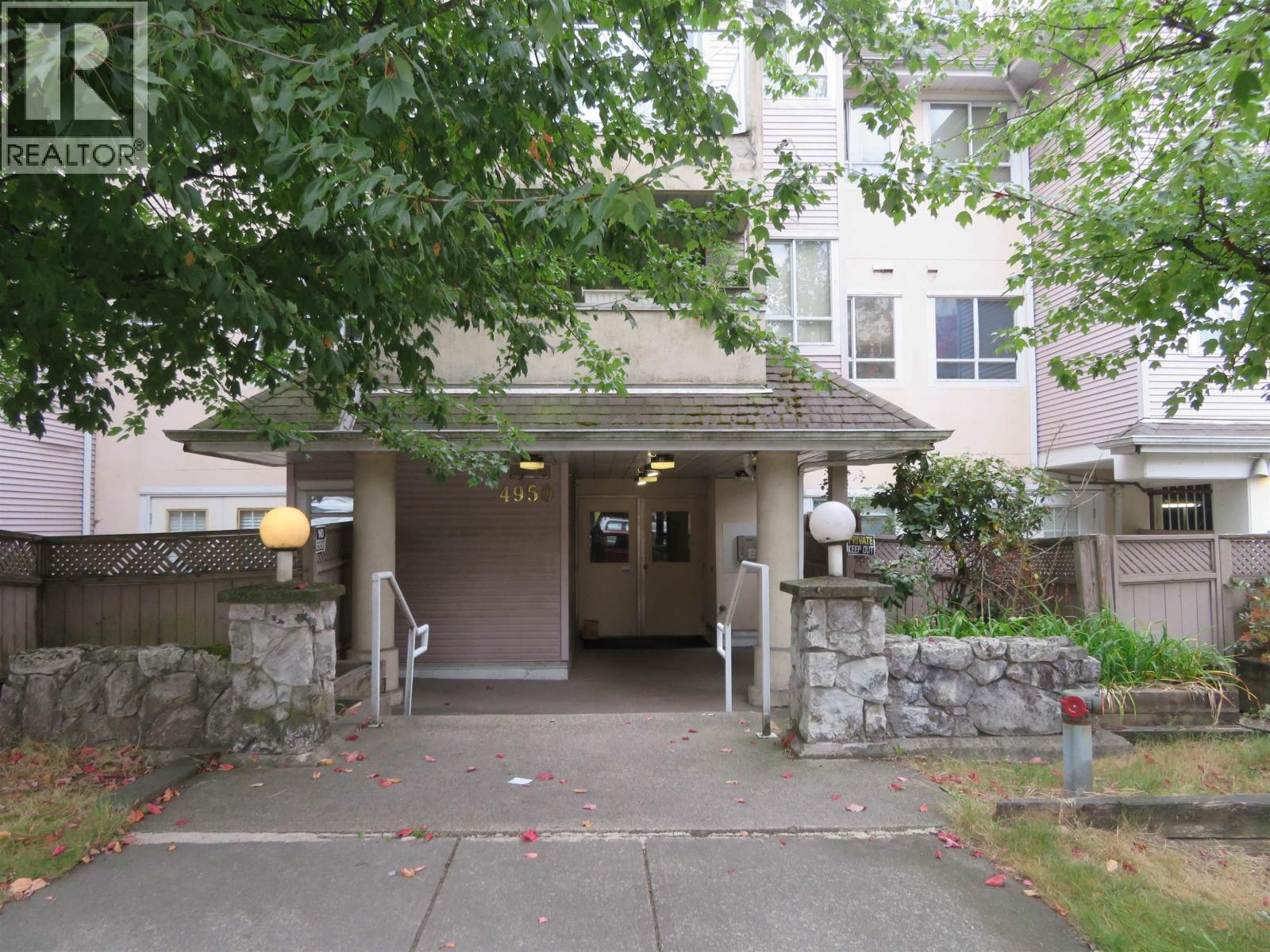 4950 Joyce Street Unit 304, Vancouver, BC V5R 4G6