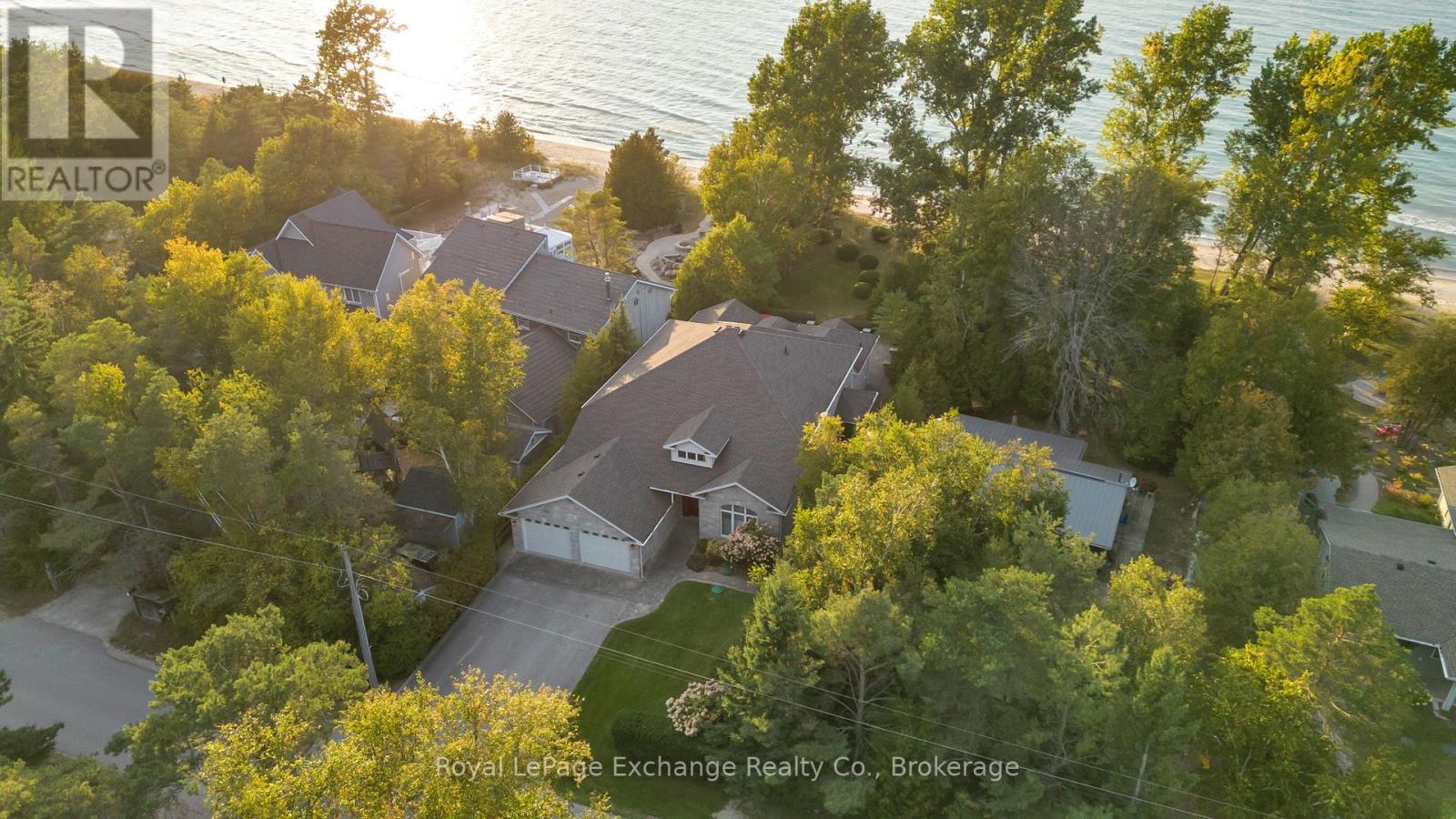 82 Bell Dr, Huron-Kinloss, ON N2Z 0B3