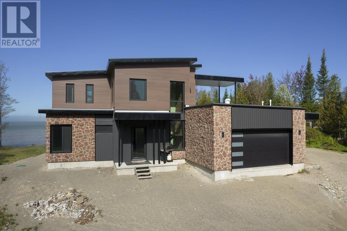 937 Sunnyside Beach Rd, Sault Ste. Marie, ON P6A 6K4