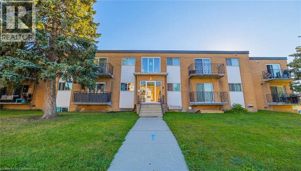 141 Kipling Ave, Kitchener, ON N2C 2B8