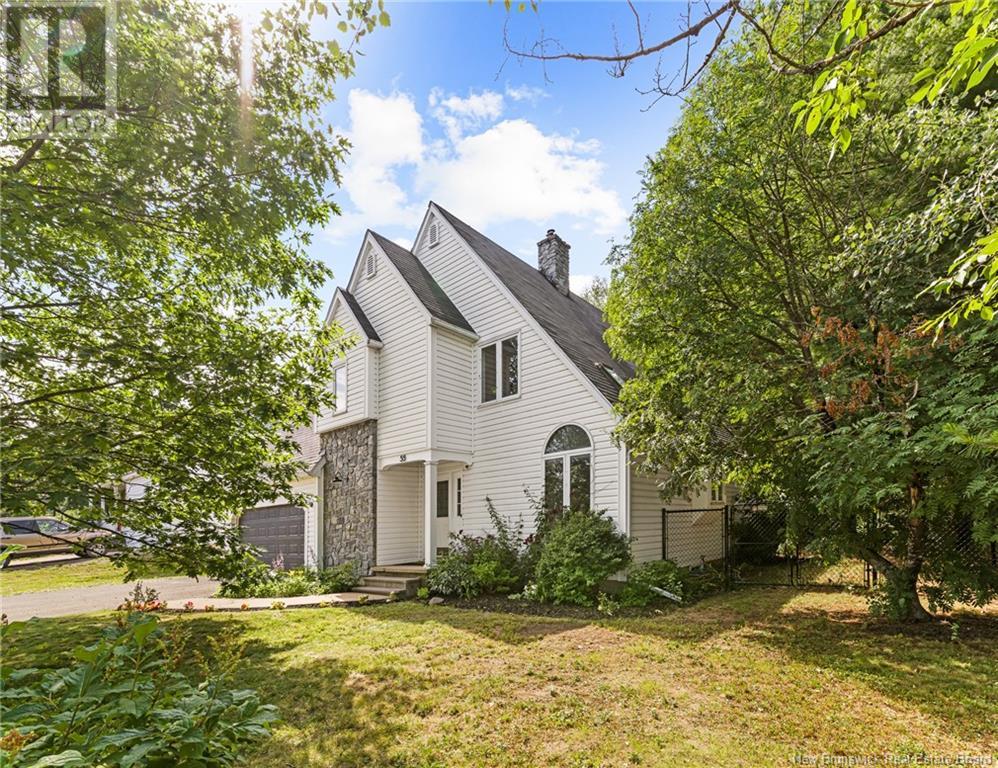 55 Sunshine Dr, Moncton, NB E1G 2A3