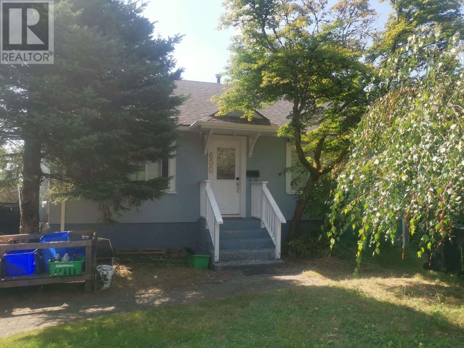 600 Thompson Ave, Coquitlam, BC V3J 3Z8