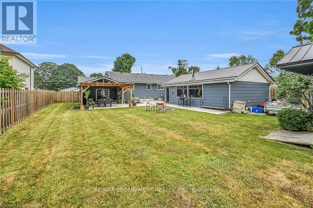 4 Clifford St, Norfolk Port Dover, ON N0A 1N0