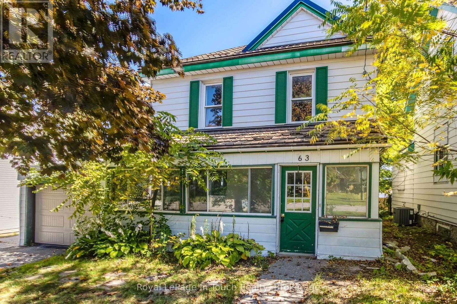 63 Fifth St E, Midland, ON L4R 3V4