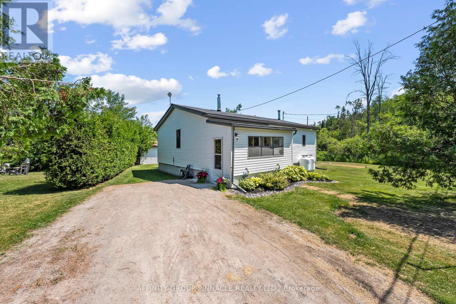 13 Leaf St, Kawartha Lakes Fenelon, ON K6H 5R6