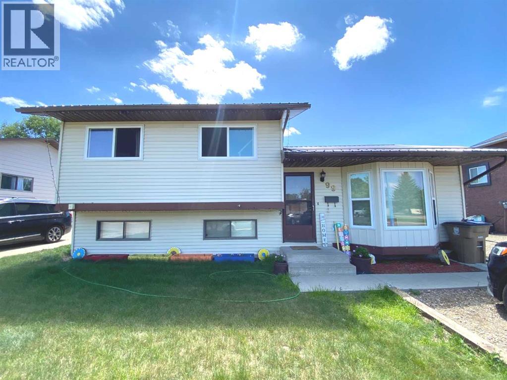 99 Wildrose Ave W, Brooks, AB T1R 0A7