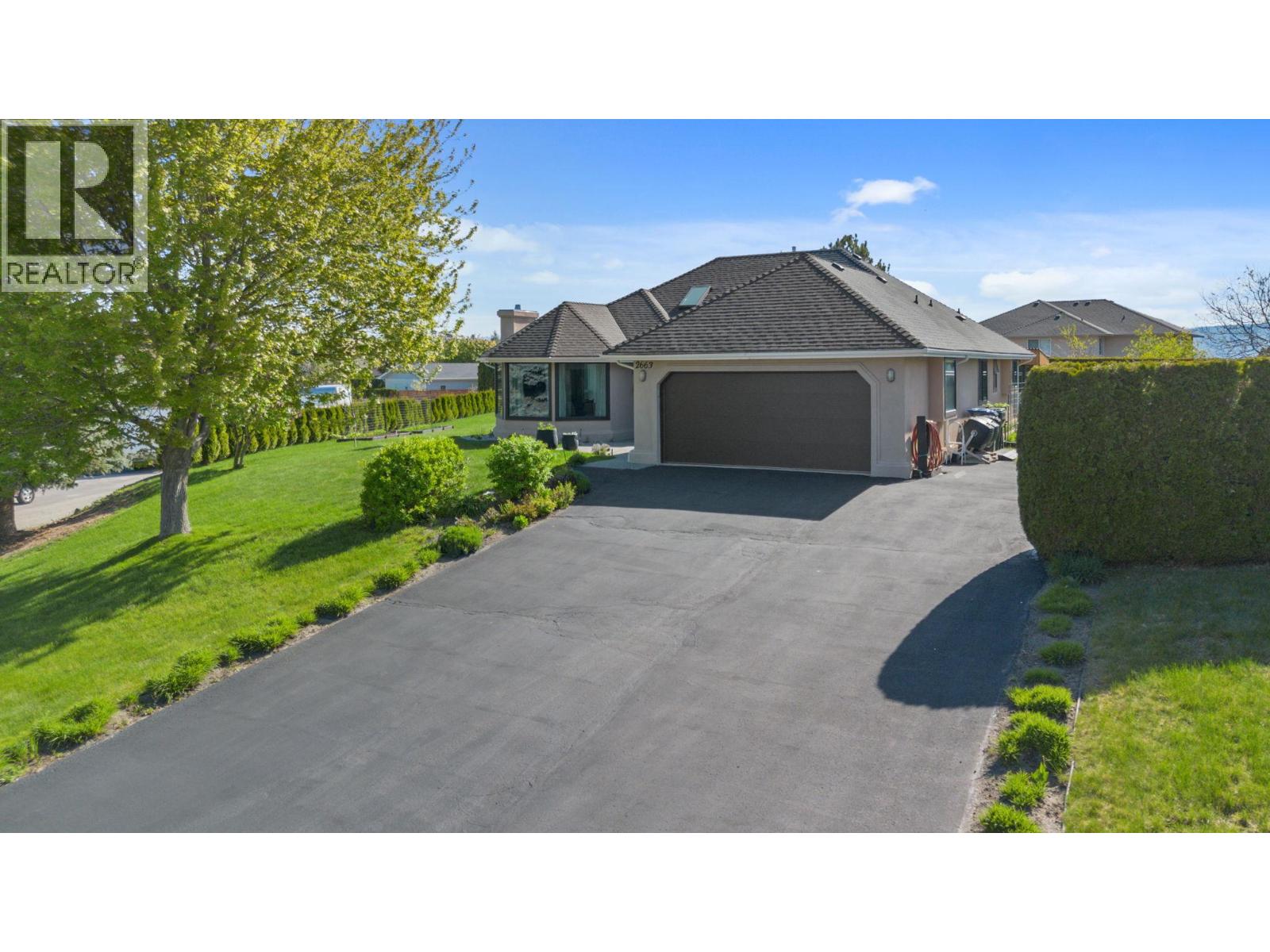 2663 Paula Rd, West Kelowna, BC V1Z 3L7