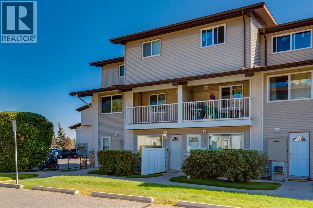 200 Brookpark Drive Sw Unit 221, Calgary, AB T2W 3E5