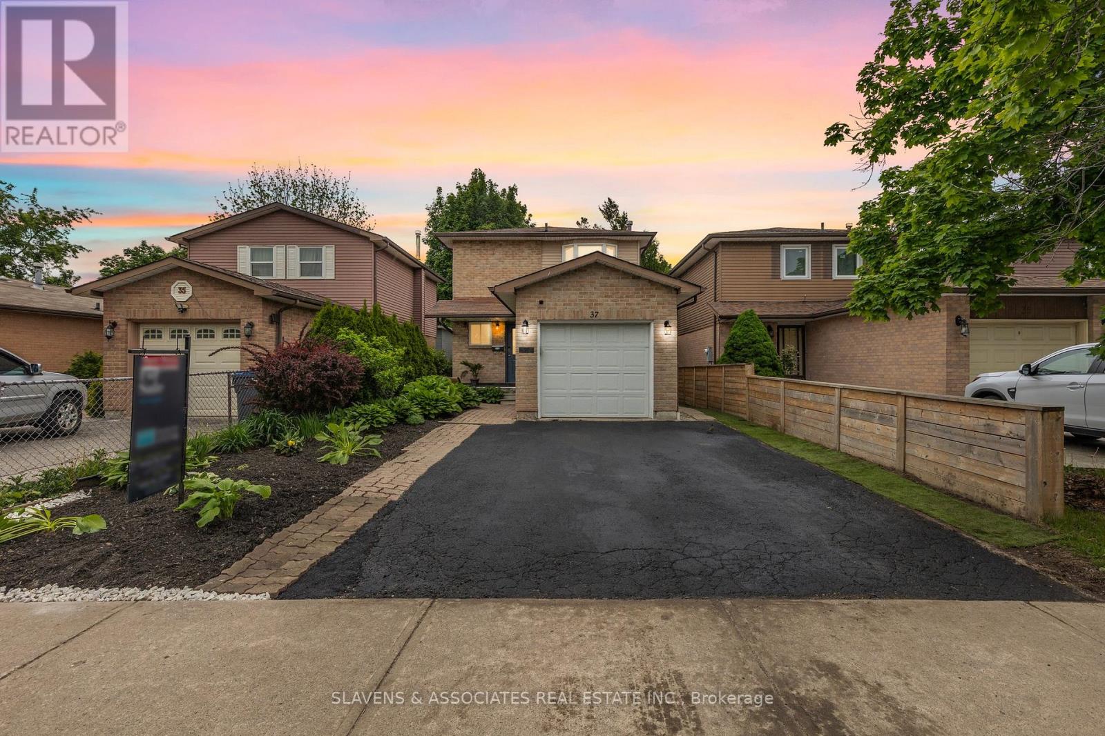 37 Vodden St W, Brampton, ON L6X 2W6