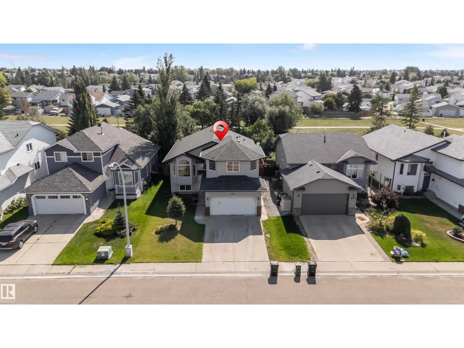 325 Jilling Cres NW, Edmonton, AB T6L 6N1